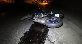 İzmir'de kaldırıma çarpan motosiklet metrelerce sürüklendi: 1 ölü, 1 yaralı