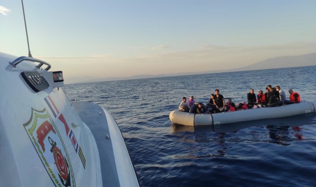 İzmir'de Yunanistan'ın geri ittiği 49 düzensiz göçmen kurtarıldı