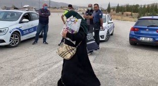 Koronavirüslü kadın biletsiz bindiği otobüste yakalandı