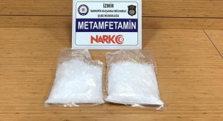 Motosiklet sürücüsünün çantasından 1 kilo uyuşturucu madde çıktı