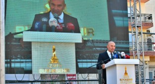 Soyer'den depremzedelere destek: “Sonuna kadar yanınızdayız”