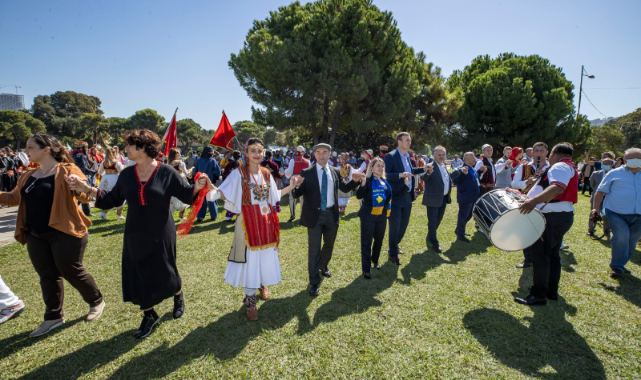 Soyer, “Dünya barışına İzmir'de ses veriyoruz”