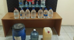 Su şişelerinden 79 litre sahte rakı çıktı!