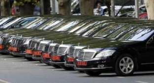 Bakanlıktan eski bakanlara makam aracı!