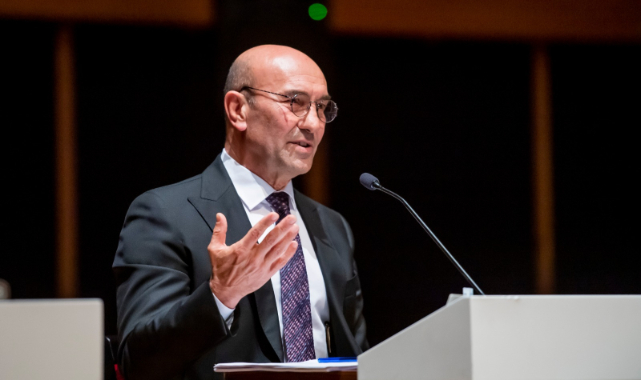 Başkan Soyer'den depremzedelere emsal müjdesi