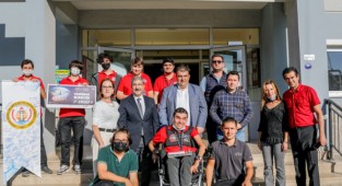 Başkan Yetişkin’den Teknofest’te ödül alan gençlere destek 