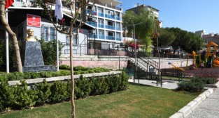 Bayraklı'da modern parklar artıyor
