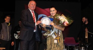 Binlerce Kemalpaşalı Şevval Sam konserinde buluştu