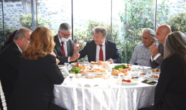 Bornova’da gün muhtarların günü buluşması