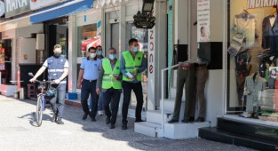 Buca'da “Forbes’i seviyorsan koy poşete” kampanyası