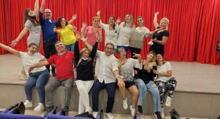 Çeşme Belediye Tiyatrosu çalışmalara başladı