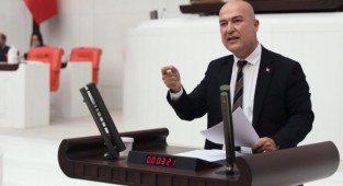 CHP'li Bakan'dan Dokuz Eylül Güzel Sanatlar Fakültesi çıkışı