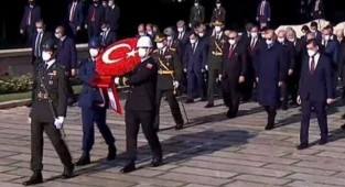 Devlet erkanı Anıtkabir'de