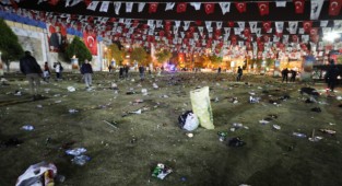 Gaziemir'den çöp tepkisi: Temizlik emekçilerinin selamı var