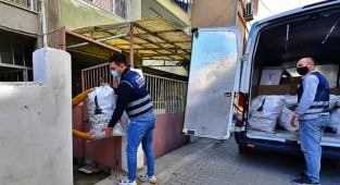 İzmir'de dayanışma aracı kara kışa karşı yola çıktı