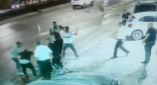 İzmir'deki gece kulübünde 'kadın çıkarma çatışması' 