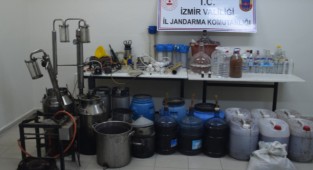 İzmir'de kaçak içki operasyonu!