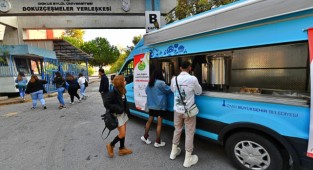 İzmir’deki üniversiteliler güne sıcak çorbayla başlıyor