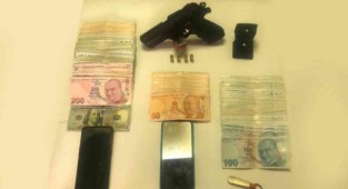 İzmir'e otomobil almaya gelen 2 kişiyi gasp ettiler