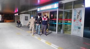 İzmir merkezli FETÖ operasyonunda gözaltı sayısı 114'e yükseldi