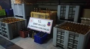 İzmir'de jandarmadan 180 bin liralık bandrolsüz içki operasyonu