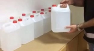 İzmir'de sahte etil alkol depolarına baskın: 8 gözaltı