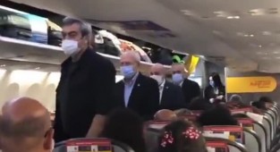 Kılıçdaroğlu'na ekonomi sınıfında alkış