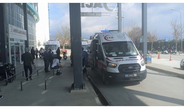 Köy meydanında bıçaklı kavga: 2 yaralı