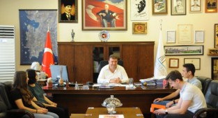 Seferihisar Belediyesi'nden üniversiteli gençlere destek