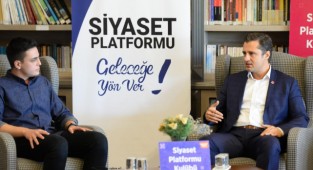 Yücel'den üniversite gençlerine uyarı: 