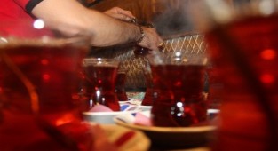 1 bardak çayın fiyatı 1 litre benzine eşit oldu!