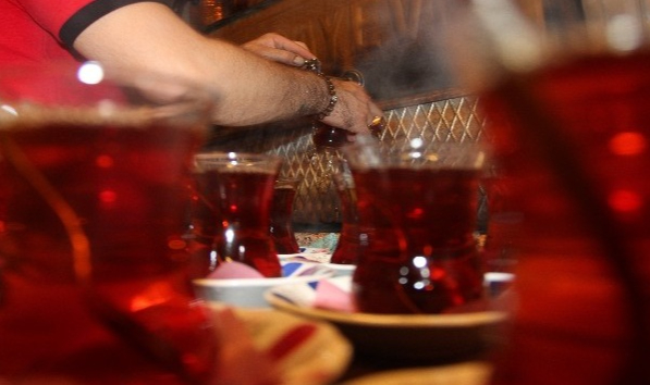1 bardak çayın fiyatı 1 litre benzine eşit oldu!
