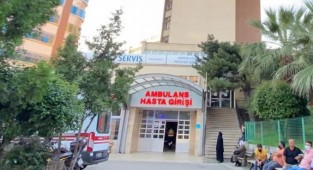 20 yaşındaki genç kız hastane tuvaletinde doğum yapınca baygınlık geçirdi 