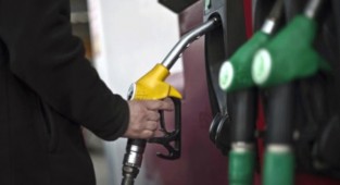 AKP'li Aydemir kuyrukları böyle savundu: Araç sayısı fazla 