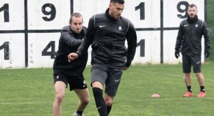 Altay, Antalya'da 3 puan peşinde