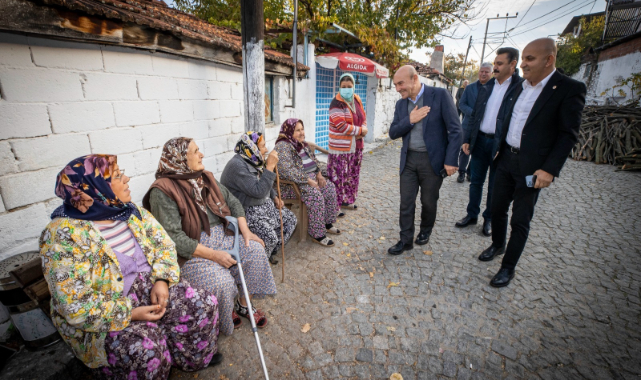 Başkan Soyer Bergama turunda üreticilerle buluştu: “Kooperatif kurun, ürünlerinizi alalım”