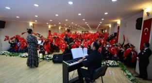  Bayraklı 7'den 70'e Ata'sını andı