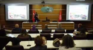 Bornovalı çiftçilere toprak analizi eğitimi