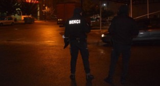 Boşanma aşamasındaki eşini öldürdü