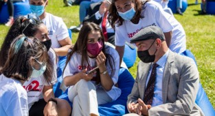 Büyükşehir'den 5 bin üniversiteliye destek!