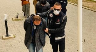 Çeşme'de 2 göçmen kaçakçısı tutuklandı