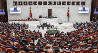 CHP'den öğretmenlere eşit ücret ödenmesi için kanun teklifi