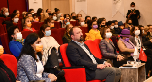 Çiğli'de kadına şiddetle mücadele söyleşisi