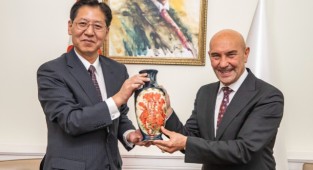 Çin Büyükelçisi'nden Soyer’e ziyaret