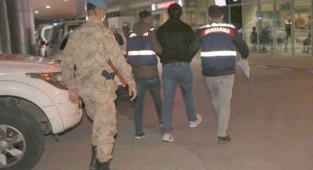 Firari FETÖ'cüler İzmir'de yakalandı!