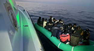 İzmir açıklarında 212 göçmen kurtarıldı