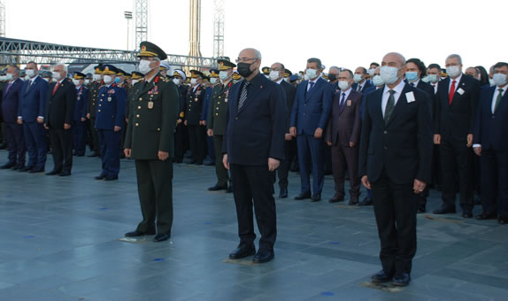 İzmir, Atatürk’ü andı