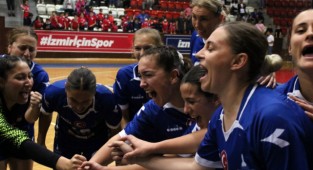 İzmir Büyükşehir Belediyesi tur için sahaya çıkıyor