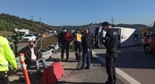 İzmir çevre yolunda kaza: 10 yaralı!