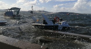 İzmir’de fırtınada tekneler battı: 4 tekne zarar görürken 3 tekne alabora oldu 